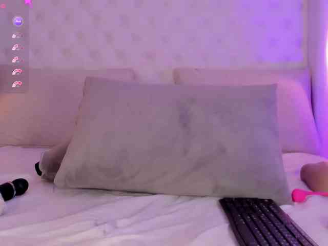Ashley-Pink webcam