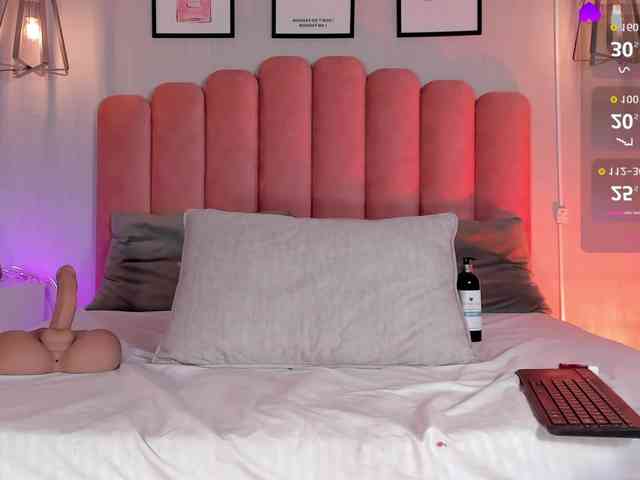Ashley-Pink webcam