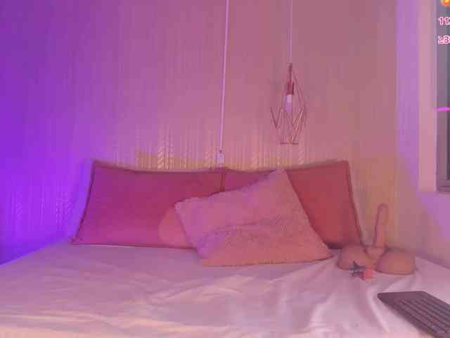 Ashley-Pink webcam