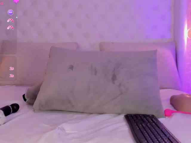 Ashley-Pink webcam