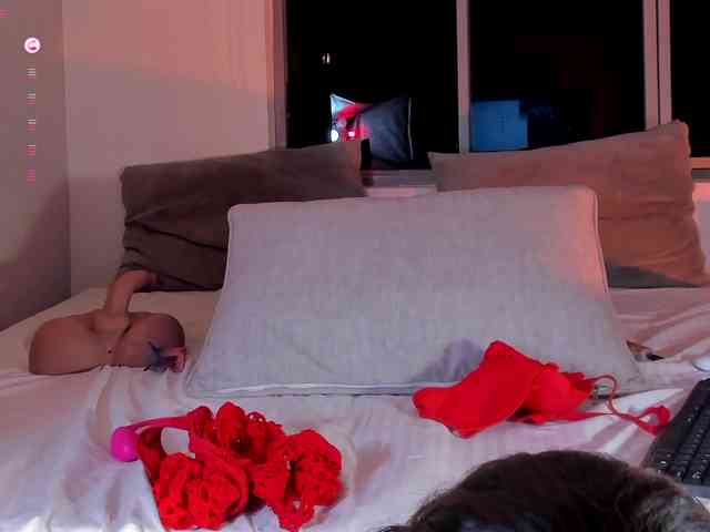 Ashley-Pink webcam
