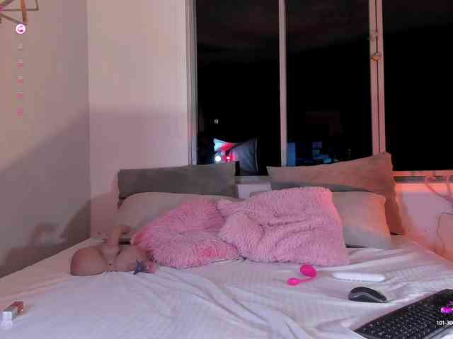 Ashley-Pink webcam