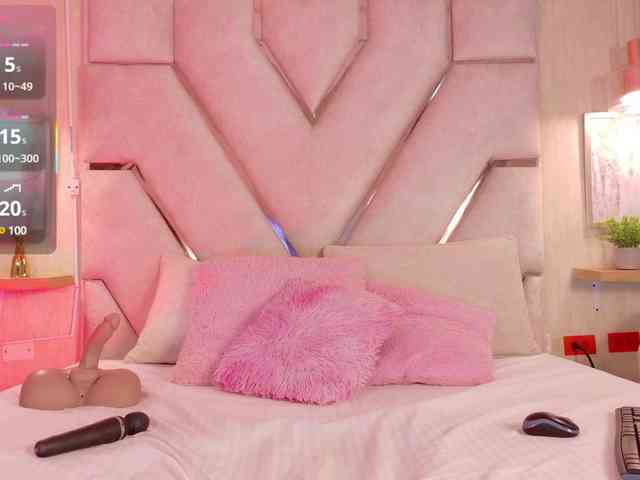 Ashley-Pink webcam