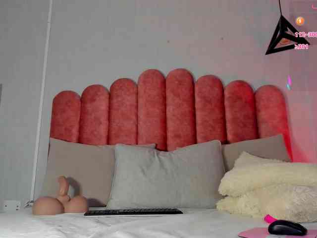 Ashley-Pink webcam