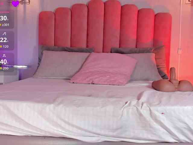Ashley-Pink webcam