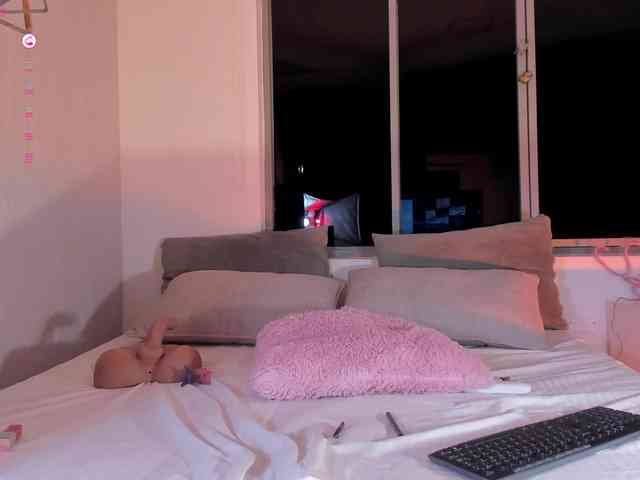 Ashley-Pink webcam