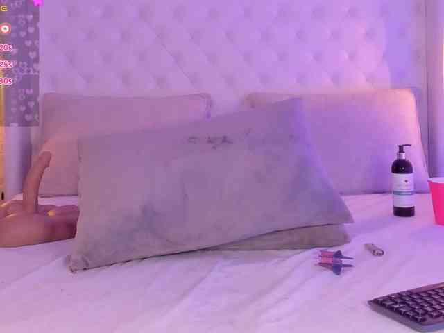 Ashley-Pink webcam