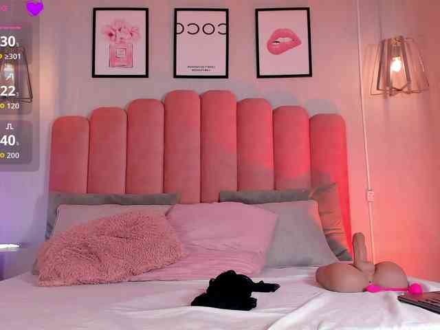 Ashley-Pink webcam