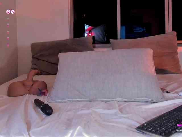 Ashley-Pink webcam