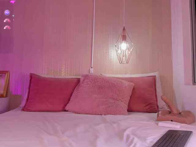 Ashley-Pink webcam