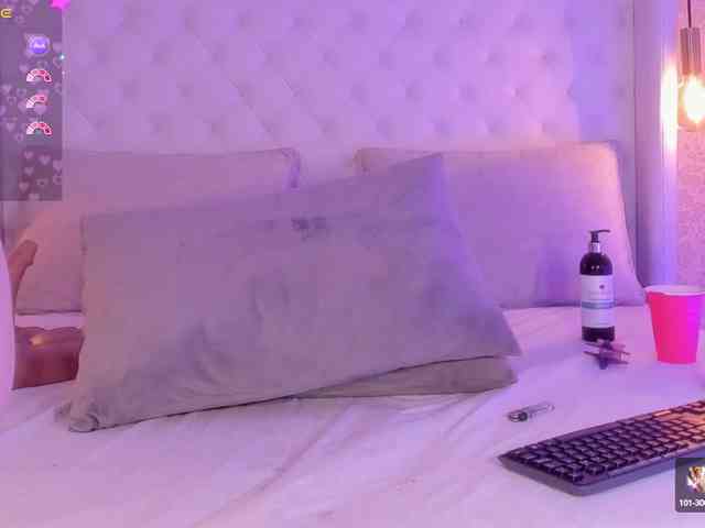 Ashley-Pink webcam