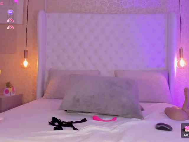 Ashley-Pink webcam