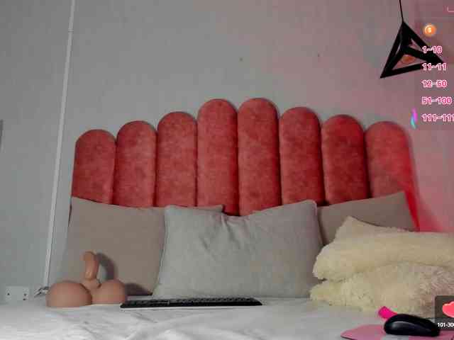 Ashley-Pink webcam