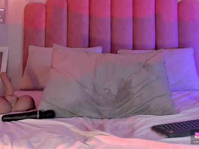 Ashley-Pink webcam