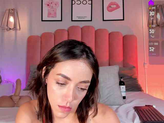 Ashley-Pink webcam