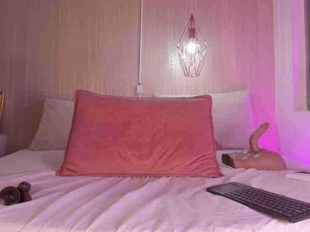 Ashley-Pink webcam