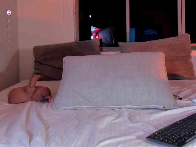 Ashley-Pink webcam