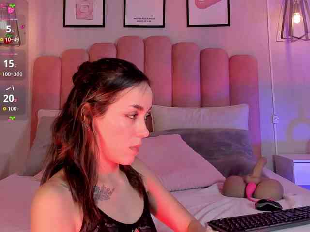 Ashley-Pink webcam