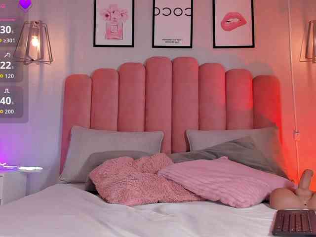 Ashley-Pink webcam