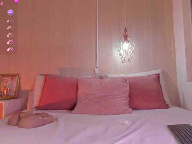 Ashley-Pink webcam