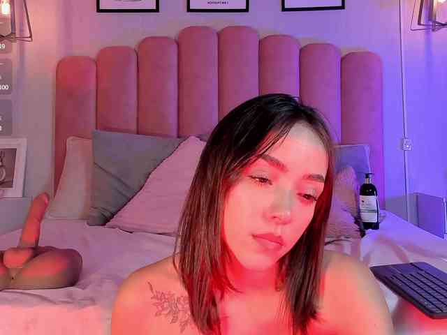 Ashley-Pink webcam