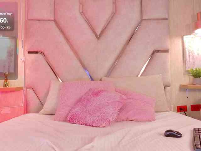 Ashley-Pink webcam