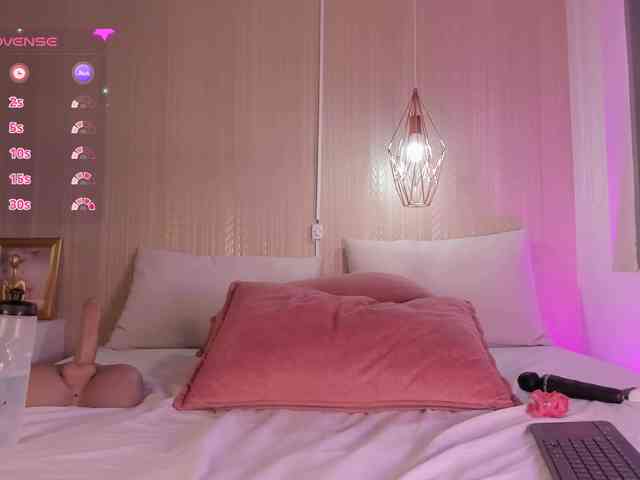 Ashley-Pink webcam