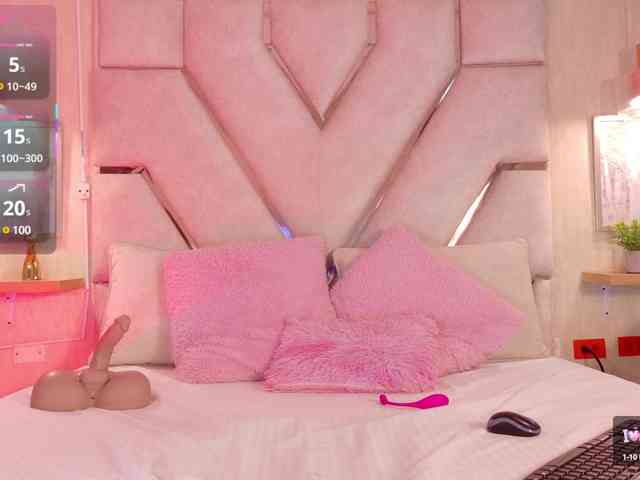 Ashley-Pink webcam