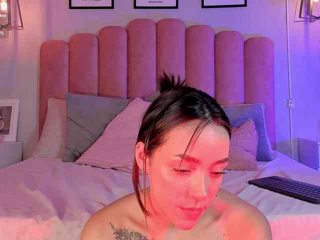 Ashley-Pink webcam