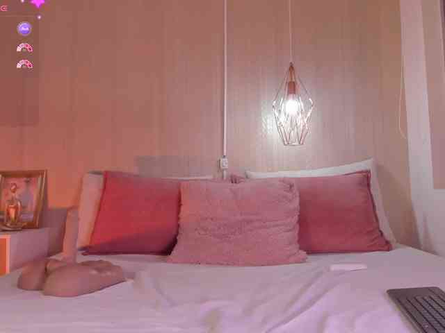 Ashley-Pink webcam