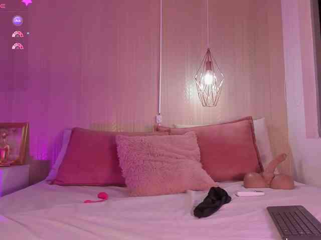 Ashley-Pink webcam