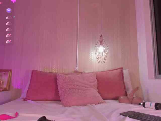 Ashley-Pink webcam
