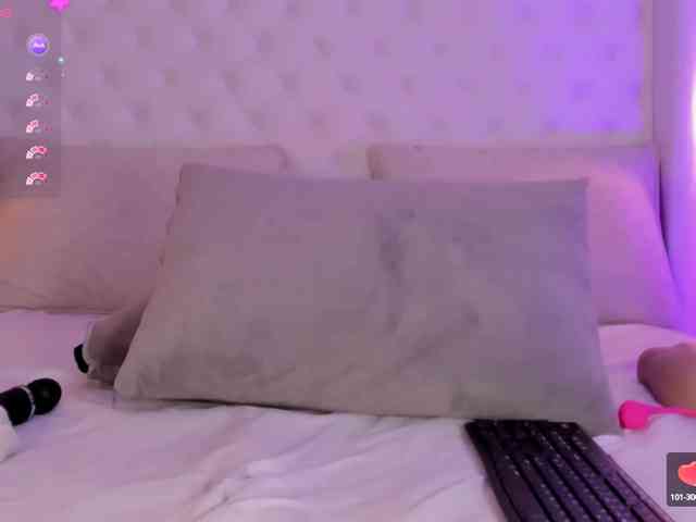 Ashley-Pink webcam