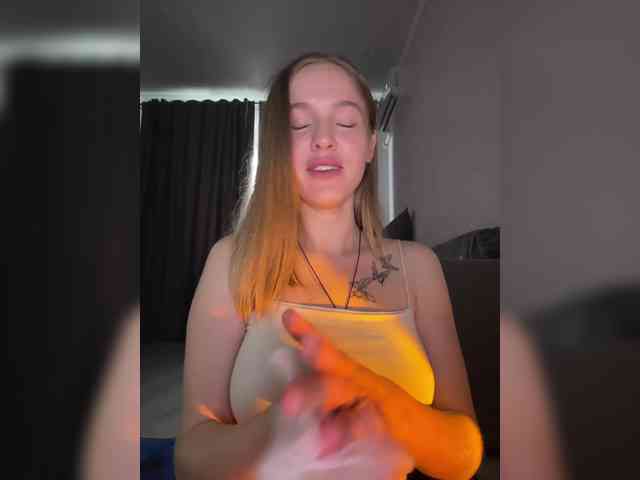 Kate_kotuk webcam