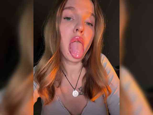 striptease web cam KateDanverr