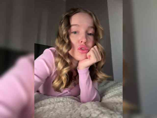 Kate_kotuk webcam