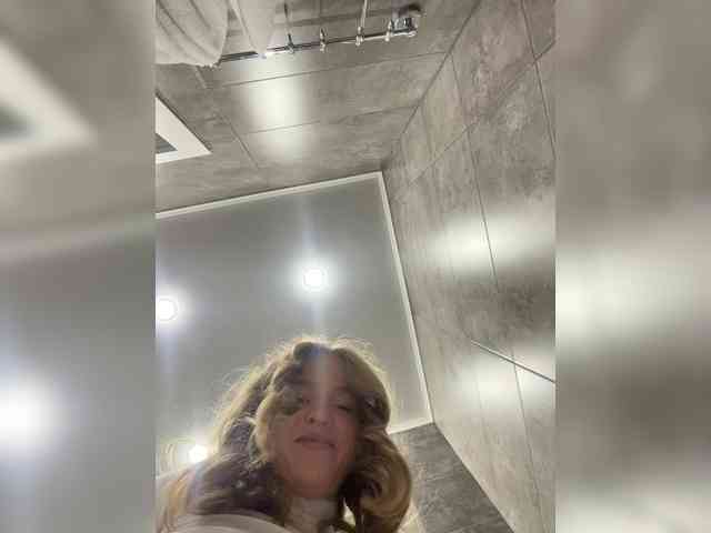 Kate_kotuk webcam
