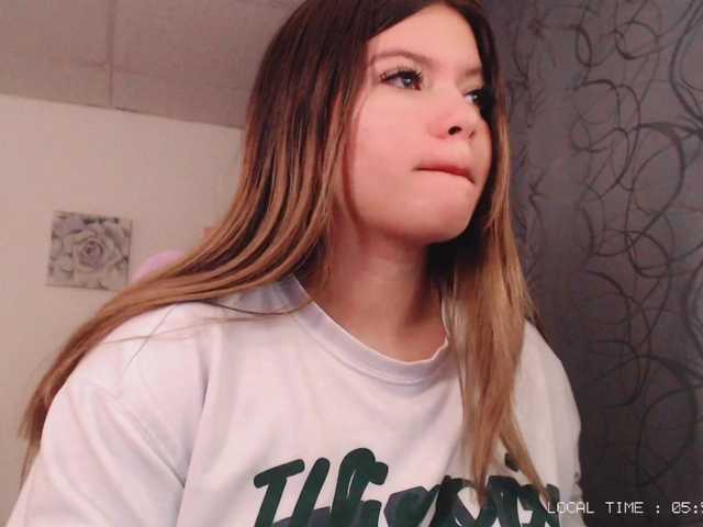 Sweet-emily1's BongaCams show and profile