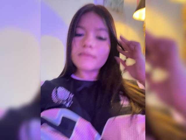 Sweet-emily1's BongaCams show and profile