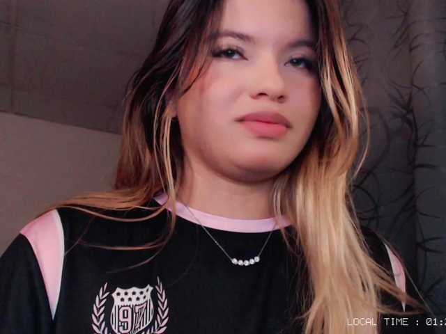 Sweet-emily1's BongaCams show and profile