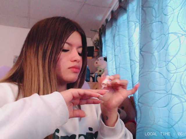 Sweet-emily1's BongaCams show and profile