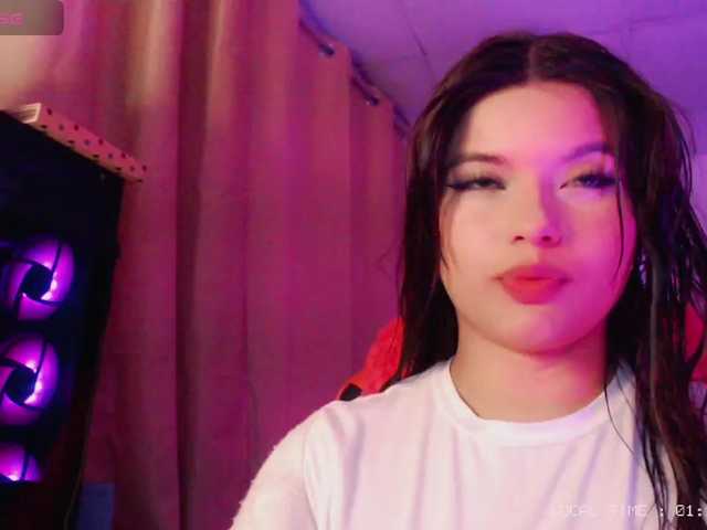 Sweet-emily1's BongaCams show and profile