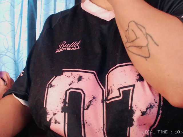 Sweet-emily1's BongaCams show and profile