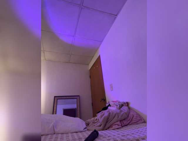 Sweet-emily1's BongaCams show and profile