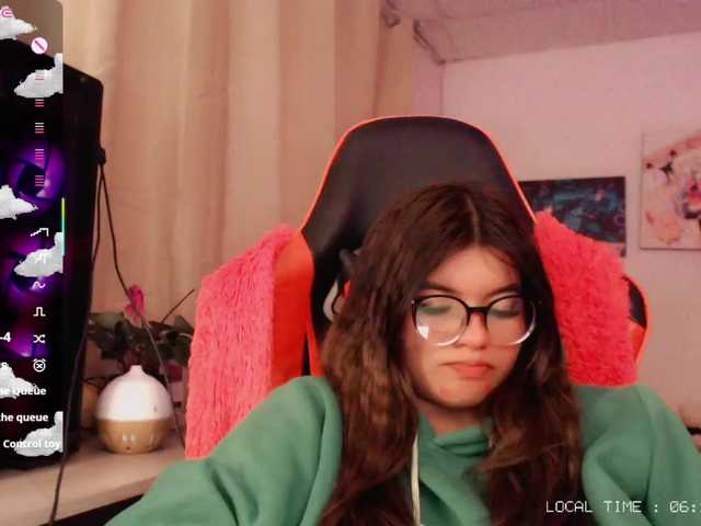 Sweet-emily1's BongaCams show and profile