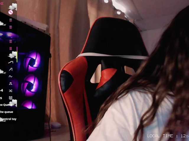 Sweet-emily1's BongaCams show and profile