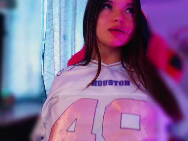 Sweet-emily1's BongaCams show and profile