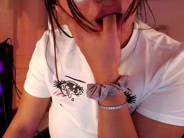 Sweet-emily1's BongaCams show and profile