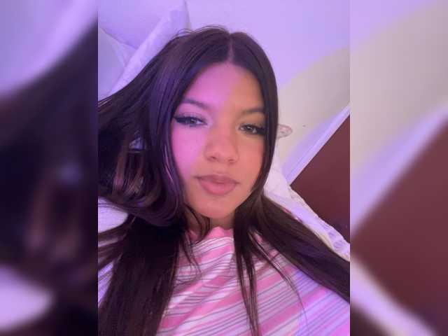 Sweet-emily1's BongaCams show and profile