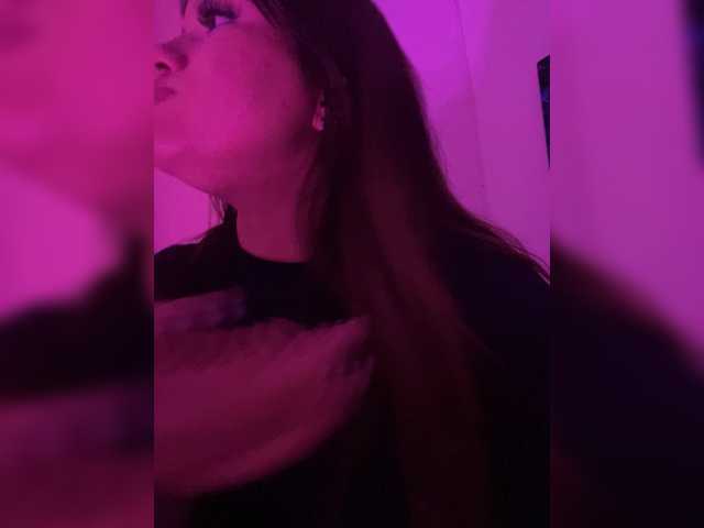 Sweet-emily1's BongaCams show and profile